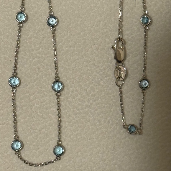 14K white gold & blue topaz necklace - Picture 2 of 4